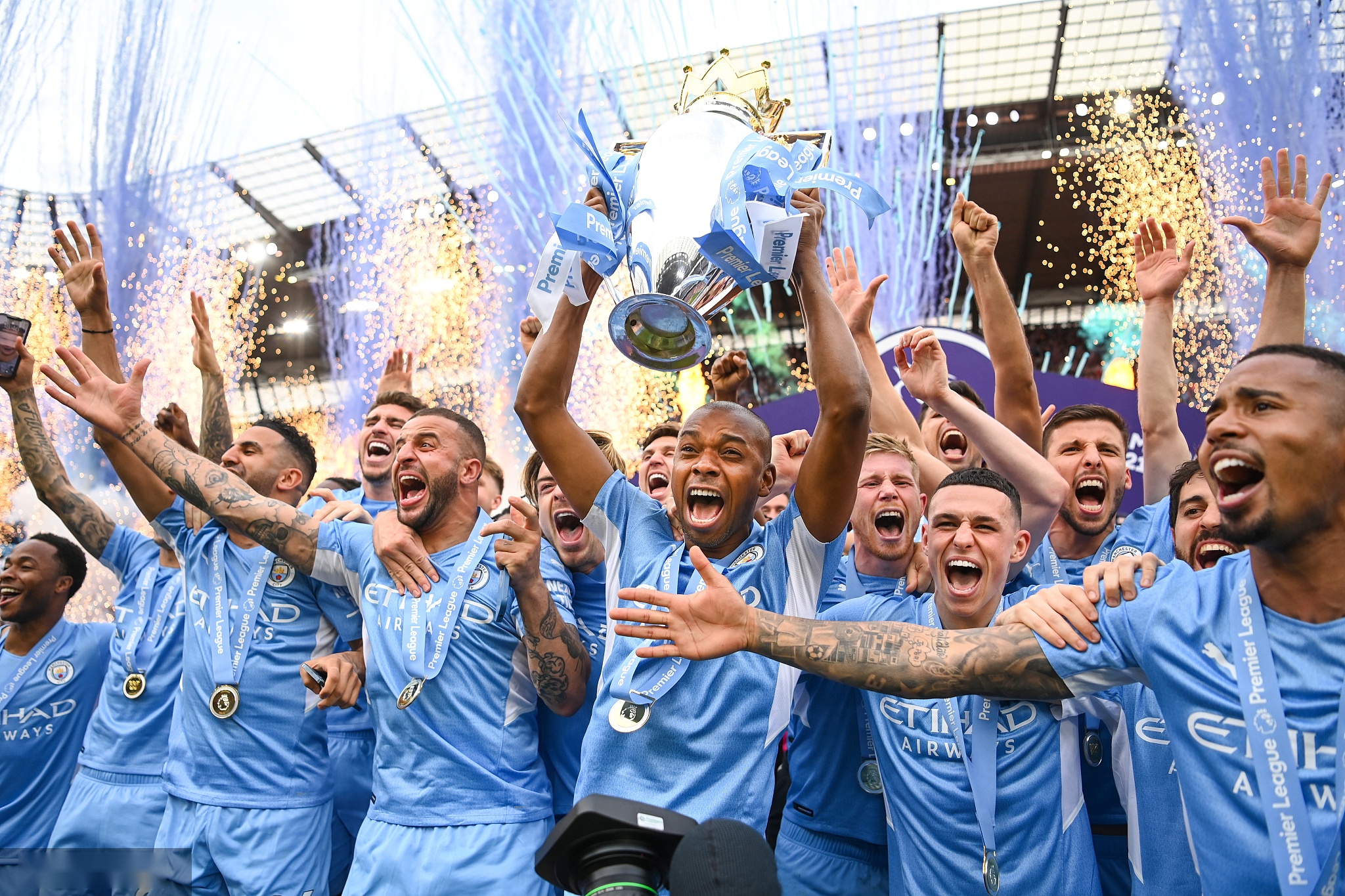 配上各有立 配上各有立